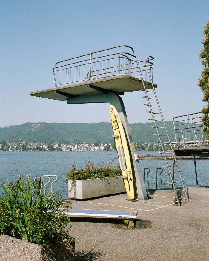 The diving platform at Strandbad Tiefenbrunnen